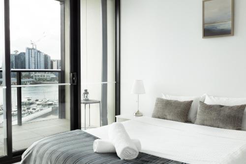 Pars Apartments - Collins Wharf Waterfront, Docklands - Property Overview