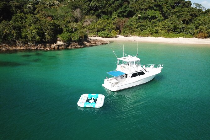 Pearl Islands Snorkeling and Fishing Day on a Private Yacht