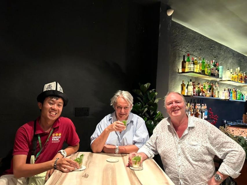 Penang: Georgetown Foodie Walking Tour With a Cocktail