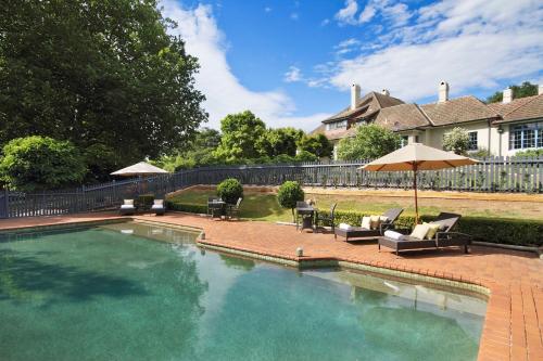 Peppers Manor House - Property Overview and Location