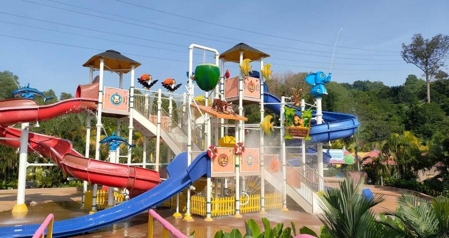 Perak: Bukit Merah Laketown Waterpark Admission Ticket