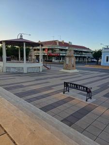 PETERBOROUGH HOTEL - Location and Neighborhood