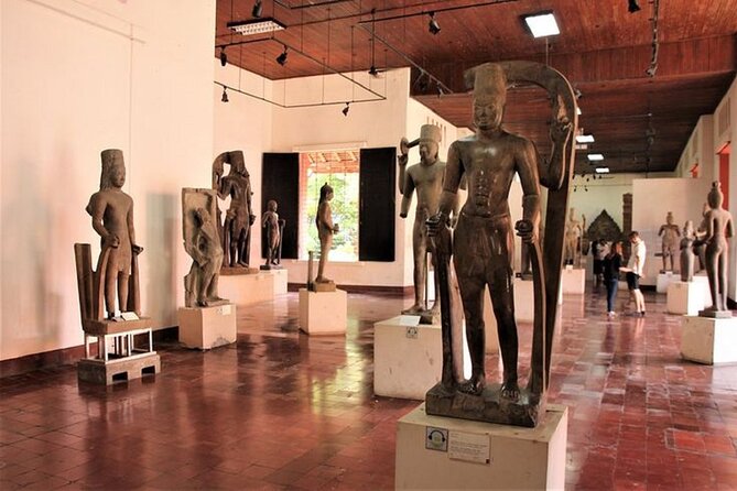 Phnom Penh City Tours, S21, Killing Field and the Royal Palace