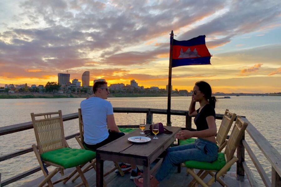 Phnom Penh: Sunset Cruise With Unlimited Beer and Drinks