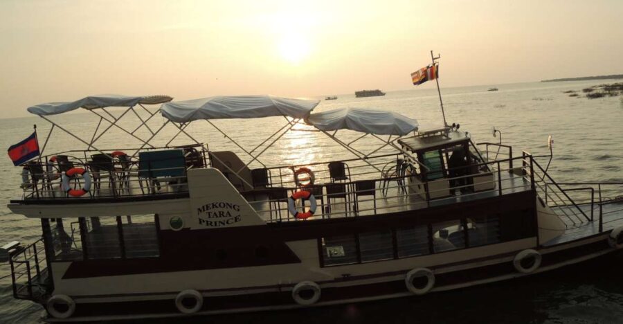 Phnom Penh to Siem Reap Cruise/Road Tour (One Way)