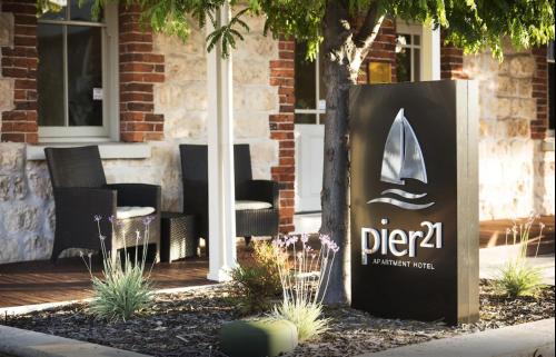 Pier 21 Riverside Apartment Hotel - Hotel Overview