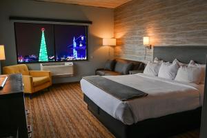 Pier B Resort - Location and Accessibility