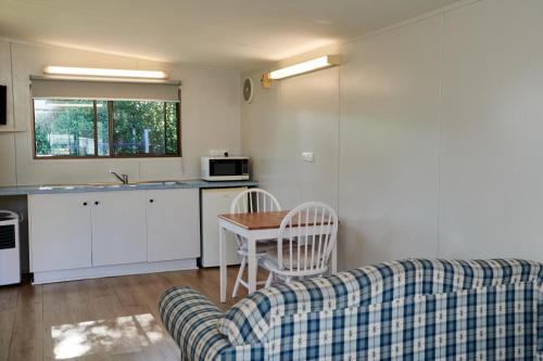 Pine Country Caravan Park - Overview and Location