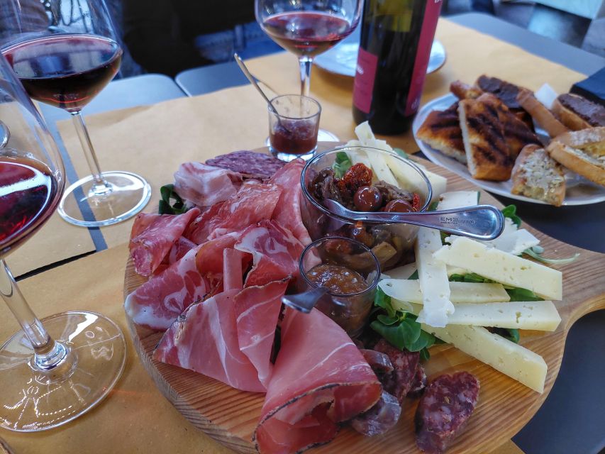 Pisa: Authentic Food & Wine Tour With a Sommelier