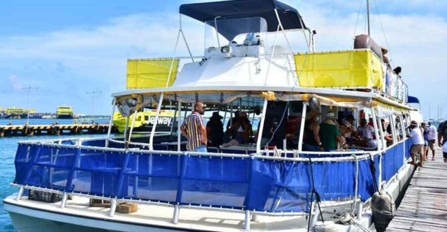 Playa Del Carmen: Isla Mujeres Catamaran Cruise With Lunch