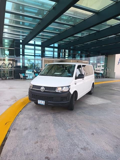 Playa Del Carmen: Private Van Transfer to Puerto Morelos