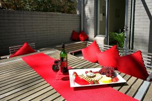 Plum Serviced Apartments North Melbourne - Property Overview