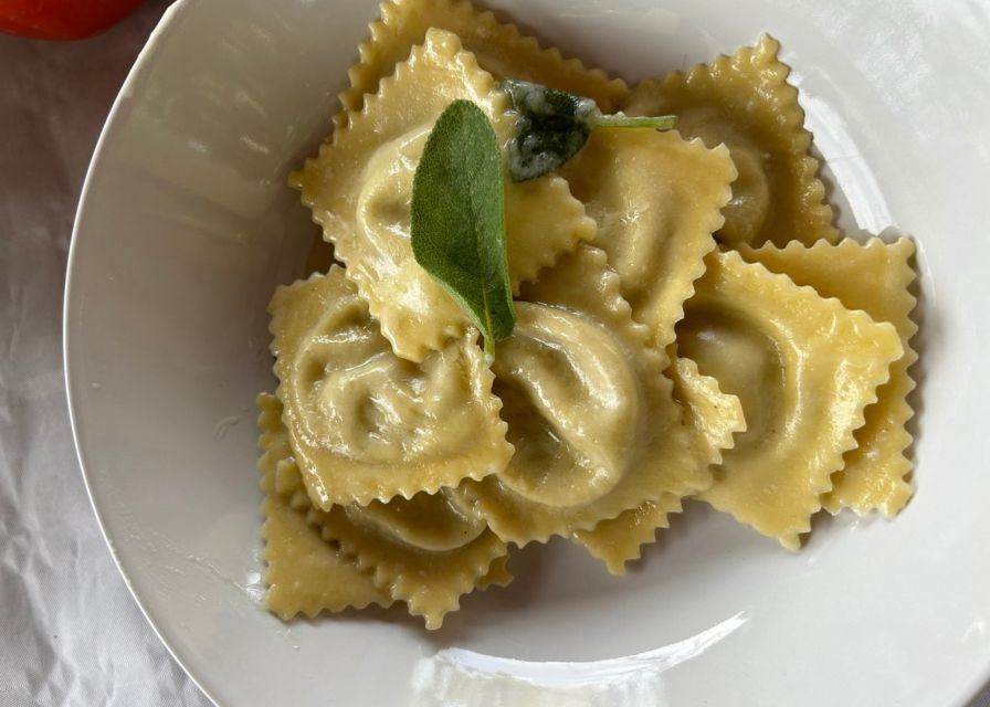 Pompeii & Cooking Class W/A Mama - Exploring the Ruins of Pompeii