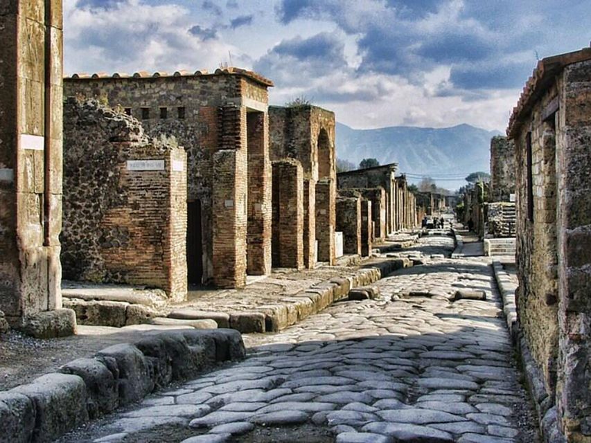 Pompeii Revealed: Unmissable Tour!