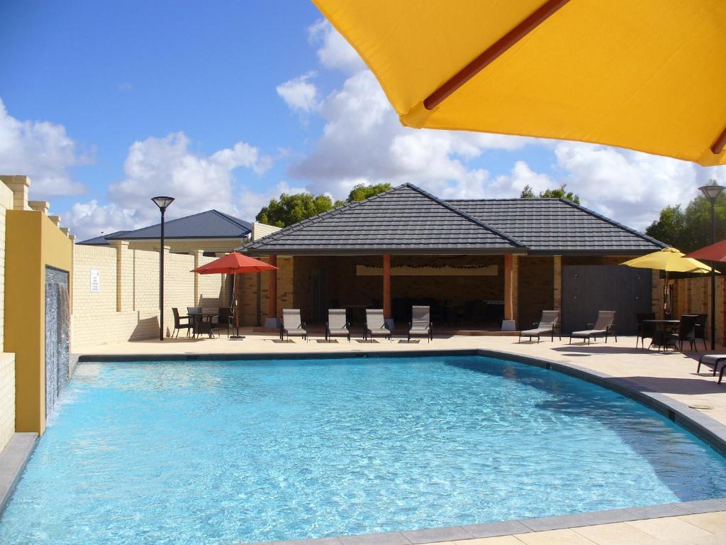 Port Denison Beach Resort - Location and Accessibility