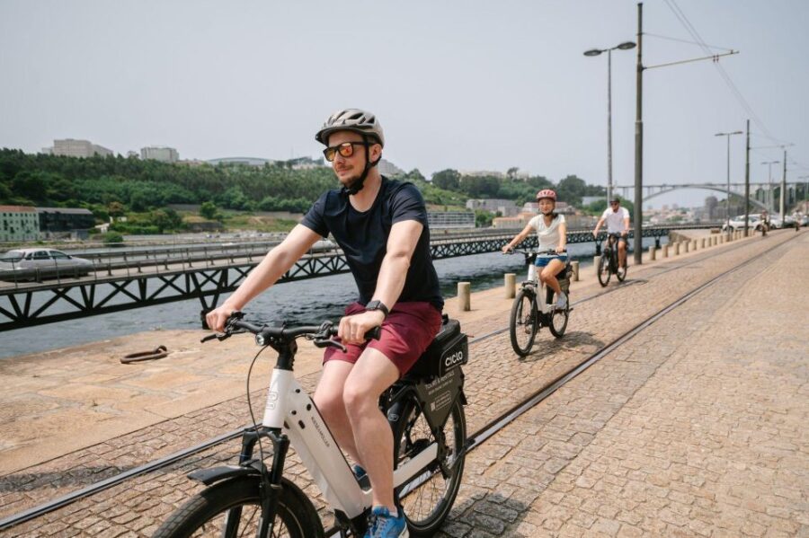 Porto Riverbank Tour on an E-Bike: Atlantic Coast, Gardens