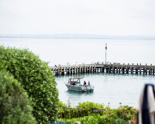 Portsea Hotel - Hotel Overview and Location