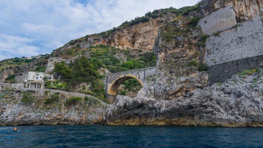 Positano: Amalfi Coast Group Guided Boat Tour With Prosecco