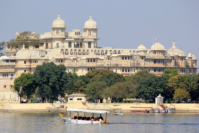 Private 7 Day Tour of Udaipur Chittorgarh Pushkar and Jaipur - Exploring Udaipurs Architectural Marvels