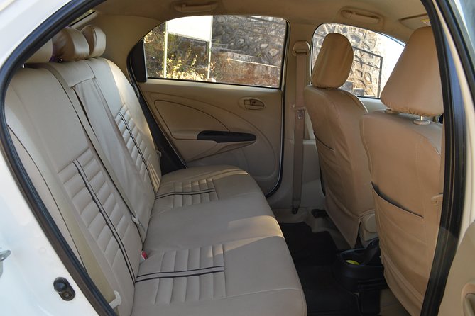 Private A/c Transfer Mount Abu To Udaipur ( 4 Seat A/c Sedan)