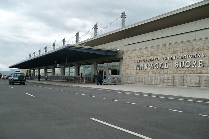 Private Arrival Transfer From Airport to Quito - One Way