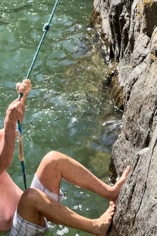 PRIVATE BOAT TOUR | SNORKEL | HIKE TO QUIMIXTOS WATERFALL