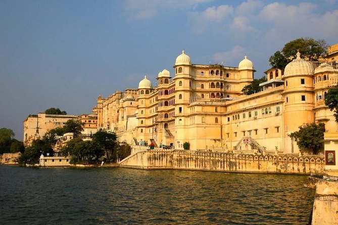 Private Full-Day Tour to Ranakpur and Kumbalgarh From Udaipur