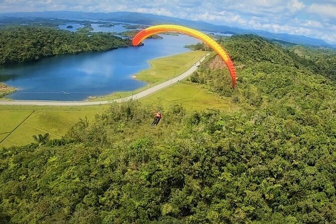 Private Guatape +Boat Ride+Paragliding Flight+Animal Farm