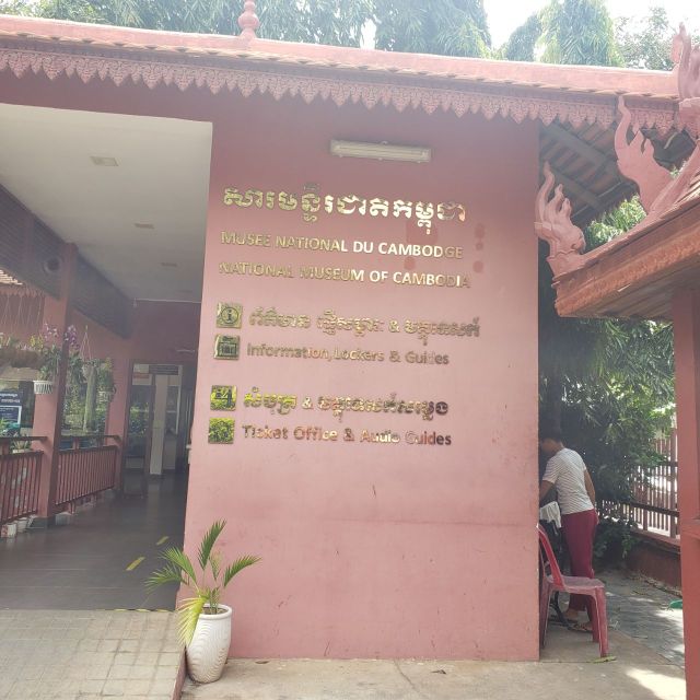 Private Half Day Tour to Royal Palace, Wat Phnom