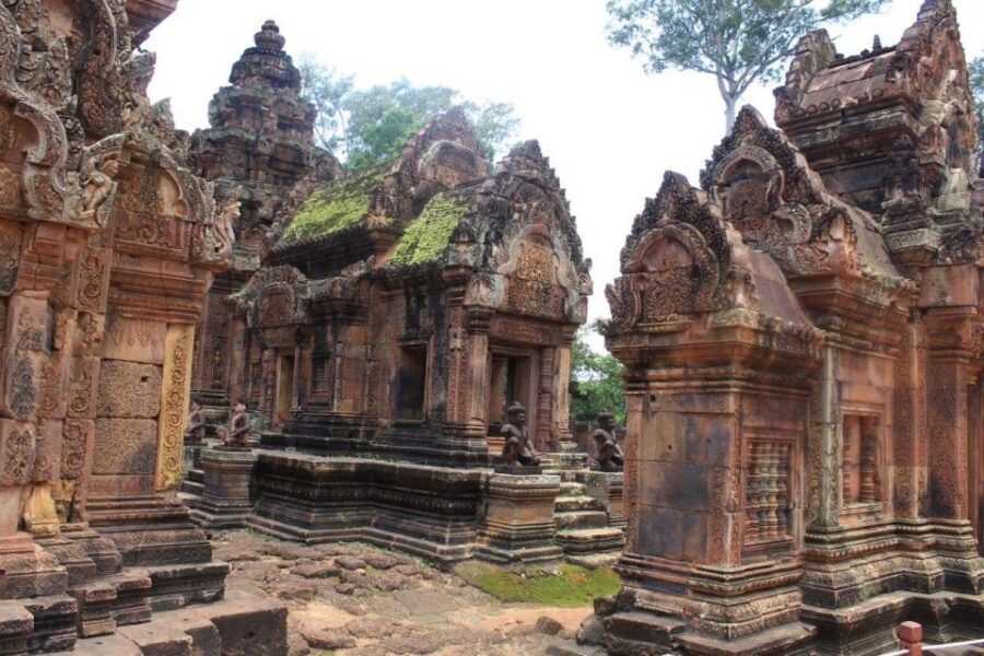 Private Kbal Spean & Banteay Srei Guided Tour