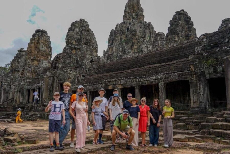 Private Taxi Transfer From Siem Reap to Phnom Penh