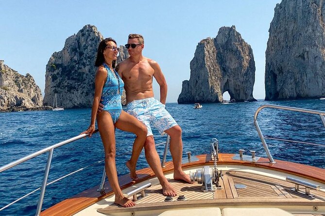 Private Tour: Cruise Along the Amalfi Coast and Capri