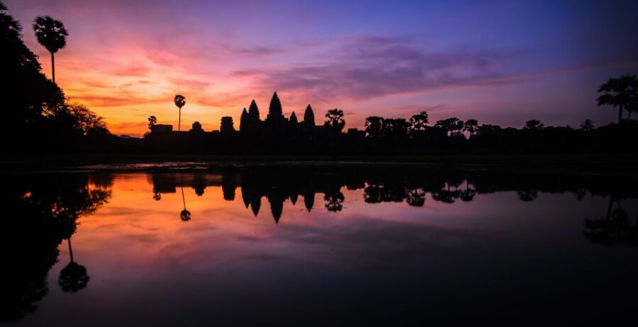 Private Tour to Kampong Phluk Leading by Expert Guide