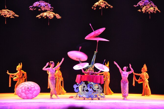 Private Tour to Pearl Market Acrobatic Show & Peking Duck Dinner