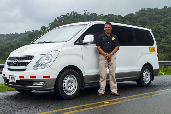 Private Transfer La Fortuna to Int. Airport Liberia From 1 to 6 Passengers - Vehicle and Amenities