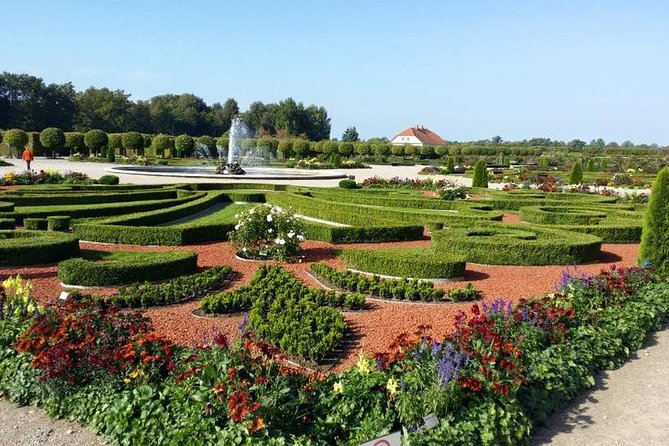 Private Trip From Vilnius to Riga: Hill of Crosses, Rundale Palace, Bauska Castl