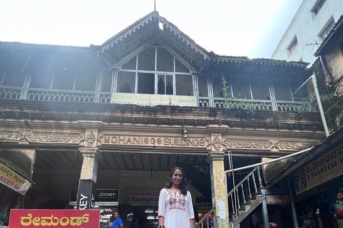 Private Walking Tour Into the Oldest Local Market in Bengaluru