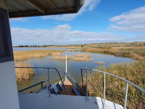 PS Federal Retreat Paddle Steamer Goolwa - Unique Accommodations on Historic Paddle Steamer