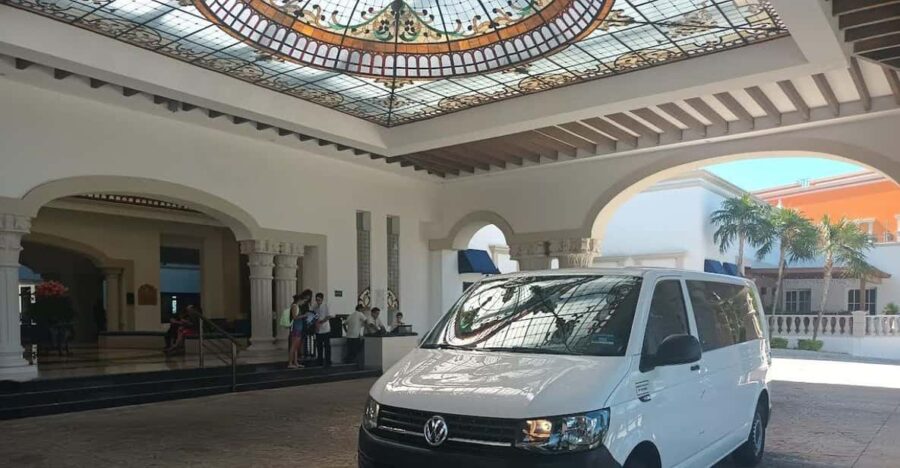 Puerto Morelos: Private Van Transfer to Cancun