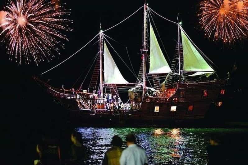 Puerto Vallarta: Show and Dinner on a Cruise