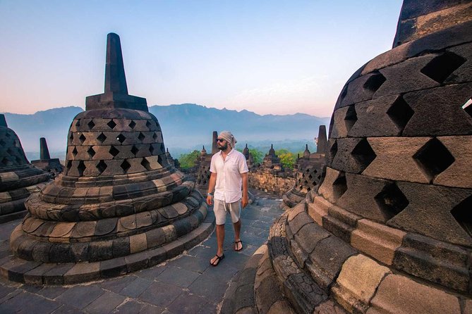Punthuk Setumbu Sunrise, Borobudur Temple & Merapi Lava Tours