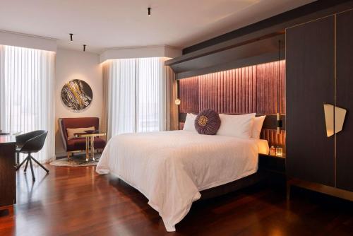 QT Perth - Hotel Location and Accessibility