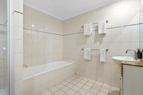 Quality Apartments Adelaide Central - Property Overview
