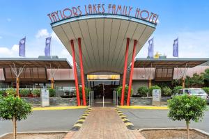 Quality Hotel Taylors Lakes - Hotel Overview