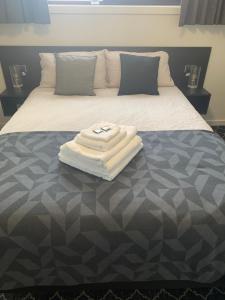 Queens Arms Hotel - Hotel Overview and Location