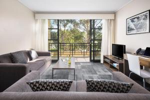 Quest Narre Warren - Overview and Location