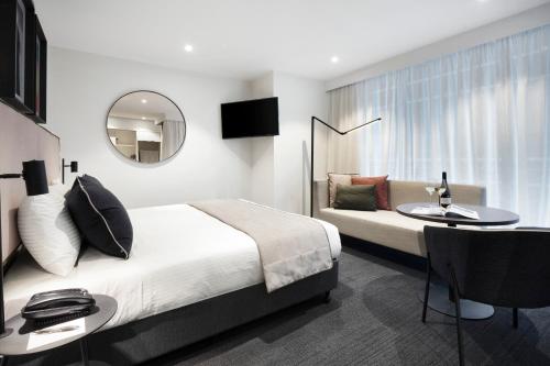 Quest St Kilda Road - Location and Vicinity