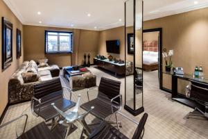 Radisson Blu Hotel, London Leicester Square - Formerly Hampshire - Convenient Central London Location