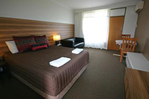 Red Cedars Motel - Location and Distance