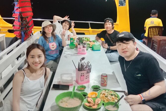 Red River Private Tour : Sunset and Night Squid Fishing